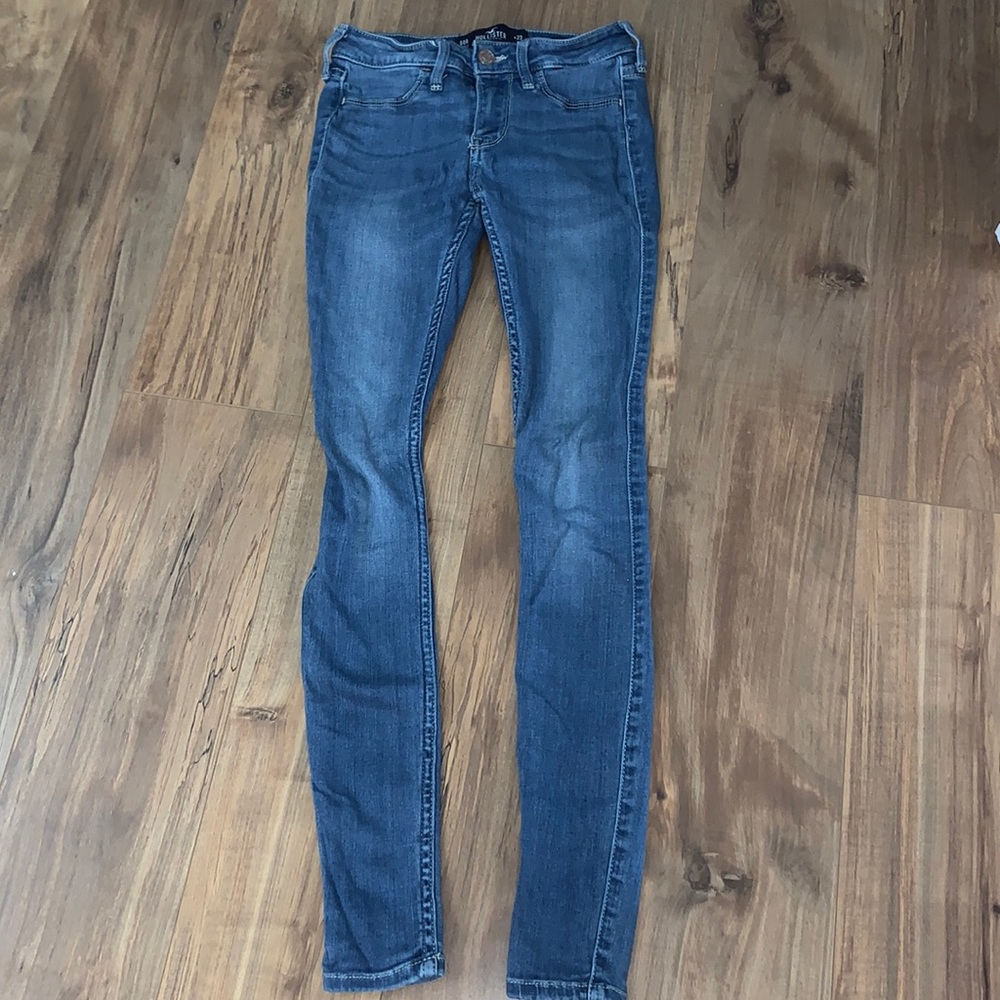 hollister low rise medium wash jean leggings